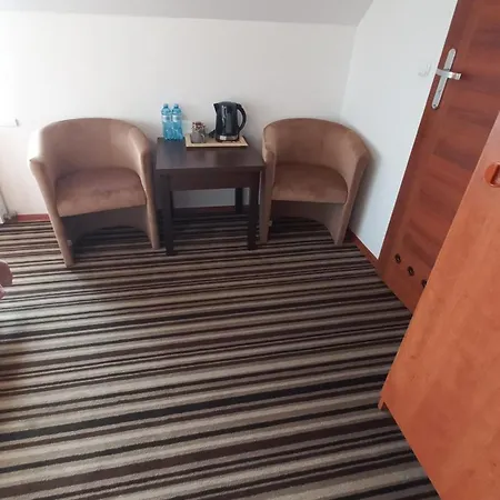 לינה וארוחת בוקר Akwen 3*