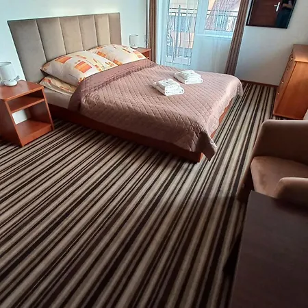 לינה וארוחת בוקר Akwen