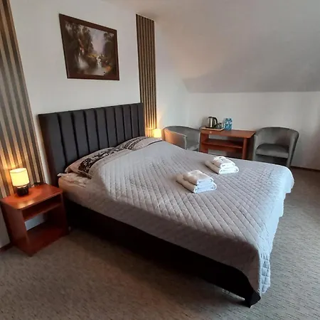 לינה וארוחת בוקר Akwen 3*