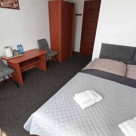 לינה וארוחת בוקר Akwen 3*